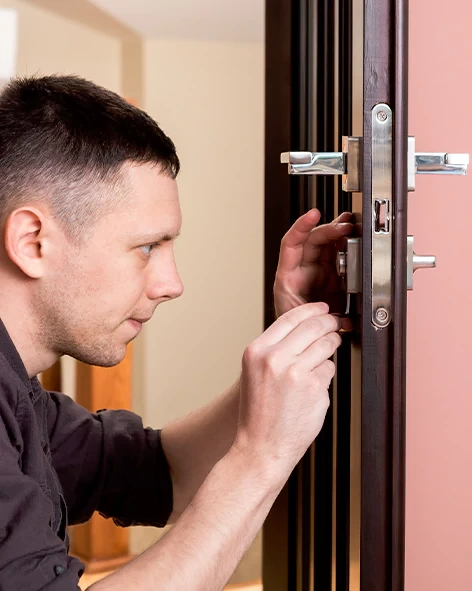 : Professional Locksmith For Commercial And Residential Locksmith Services in East St Louis, IL